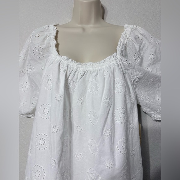 St. John's Bay Tops - Cottage, Coquette White Cotton Eyelet Lace Top, Elastic SS, Square Neck. NWT XL